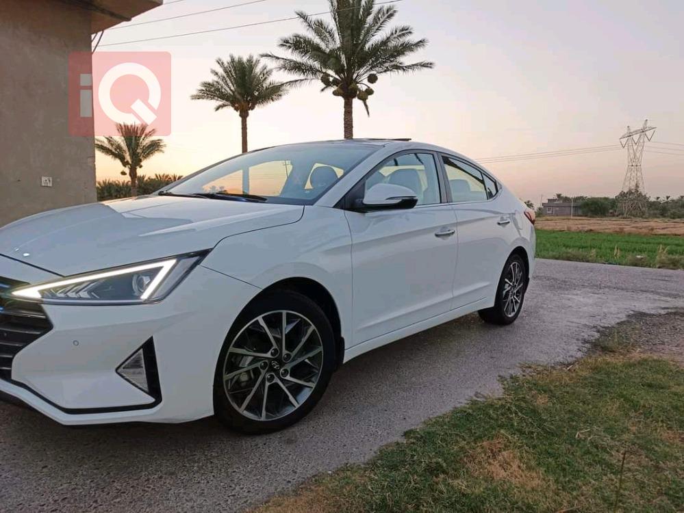 هیوندای ئەلەنترا